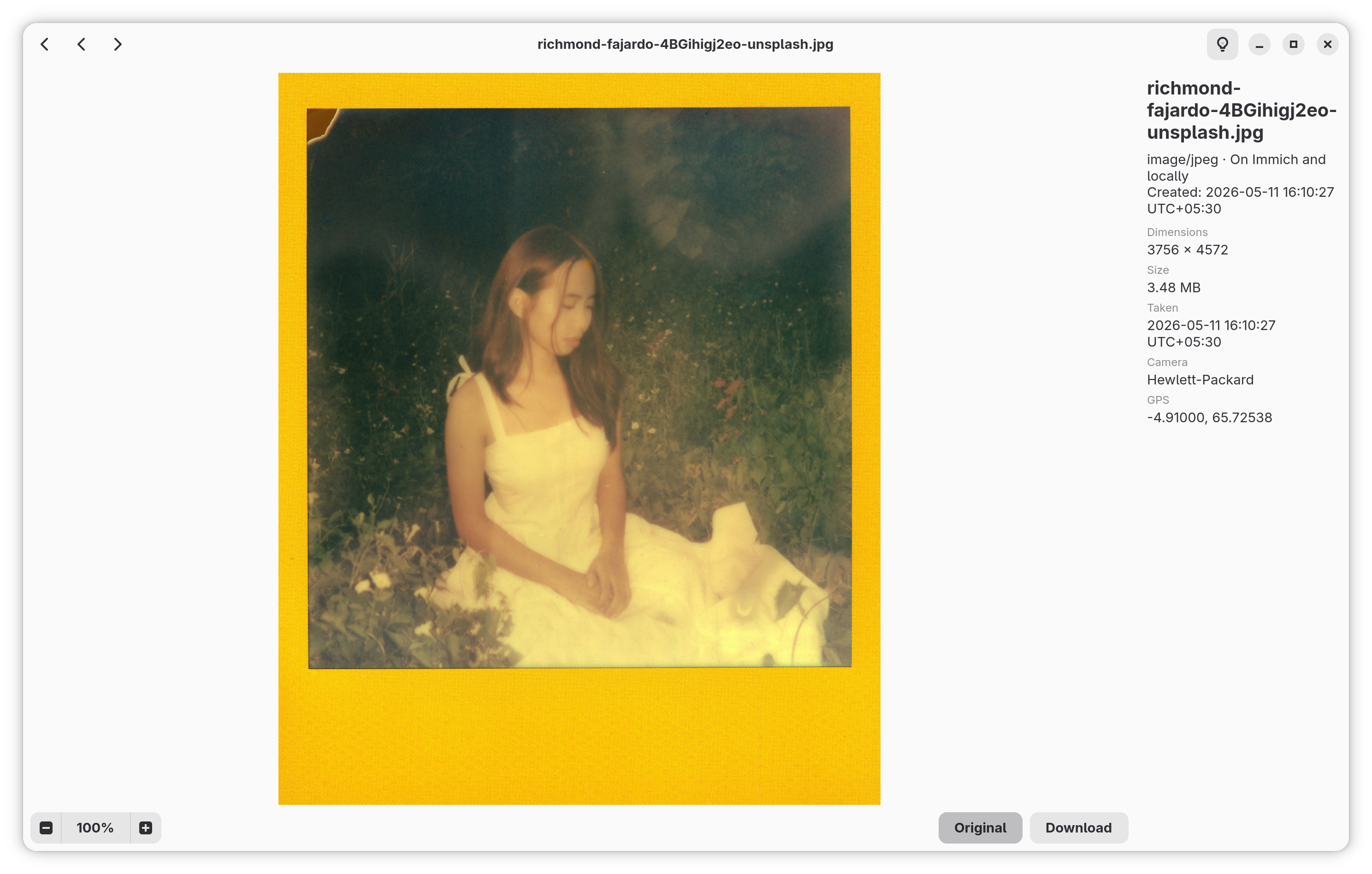Lightbox with details pane